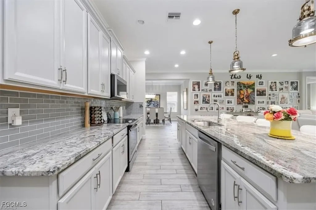 3845 Helmsman Drive Naples FL 34120