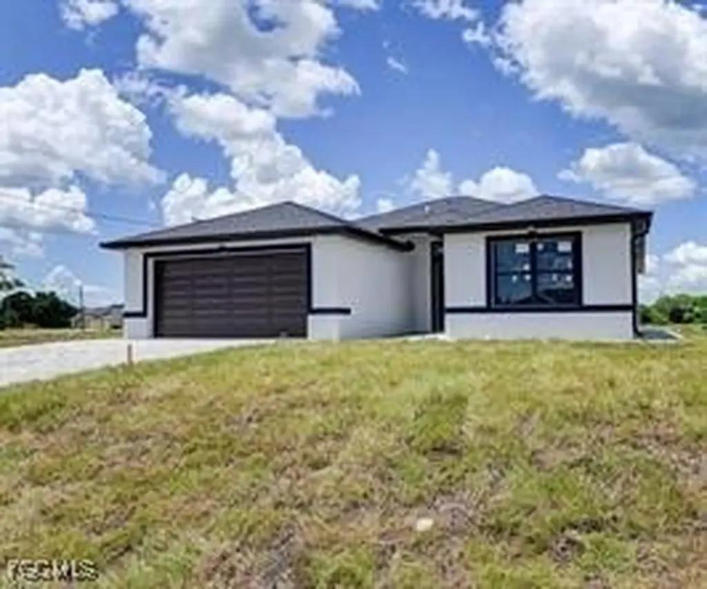 1004 Diplomat Parkway W Cape Coral FL 33993