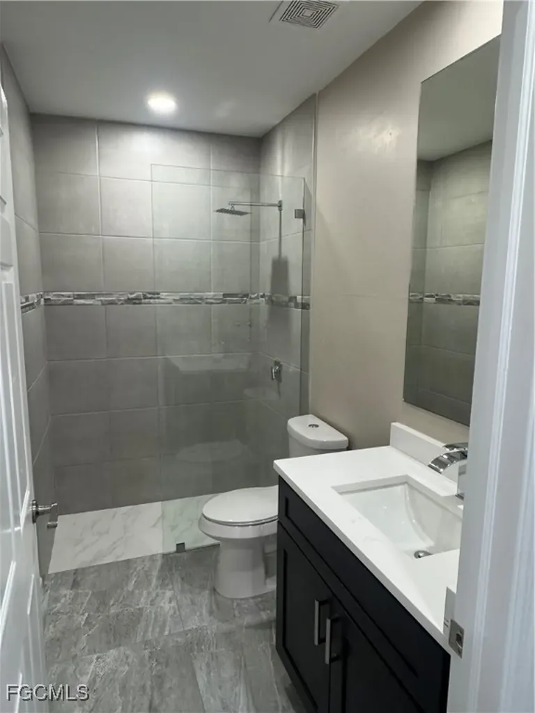 1004 Diplomat Parkway W Cape Coral FL 33993