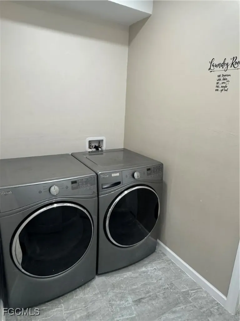 1004 Diplomat Parkway W Cape Coral FL 33993