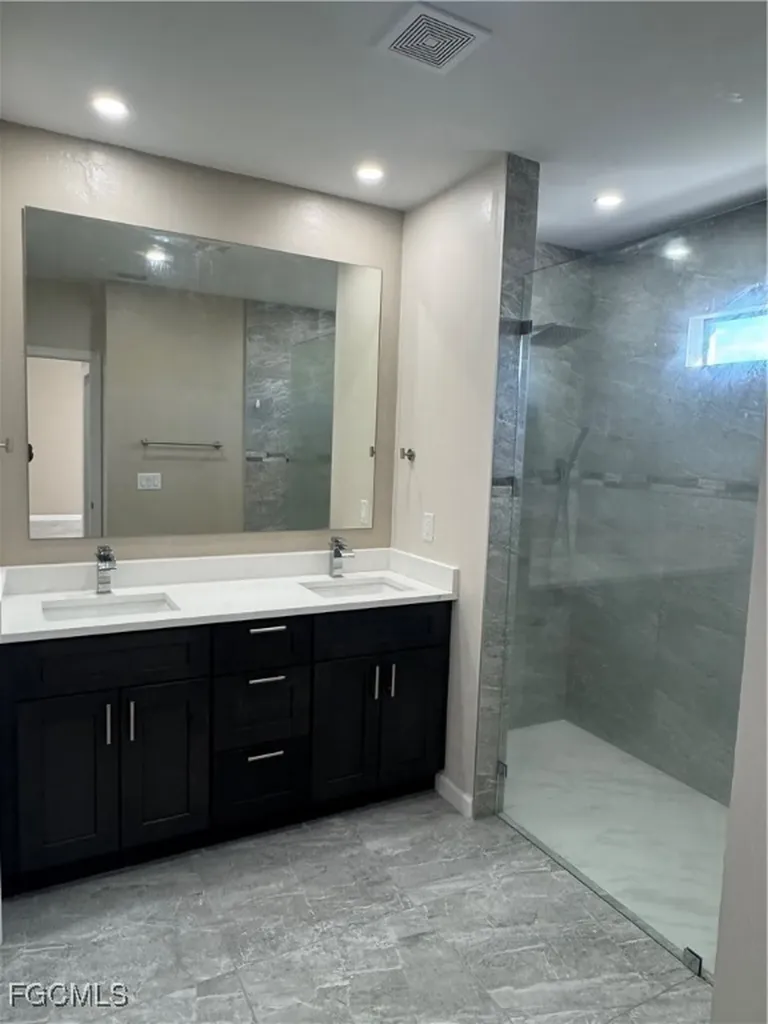 1004 Diplomat Parkway W Cape Coral FL 33993