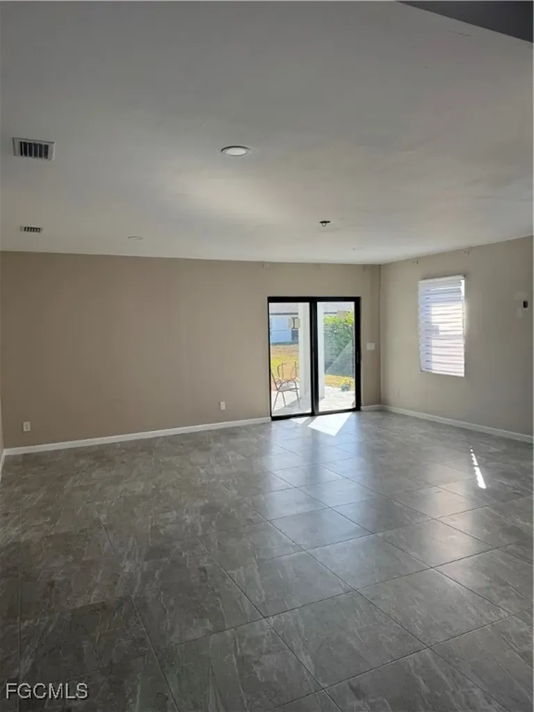1004 Diplomat Parkway W Cape Coral FL 33993