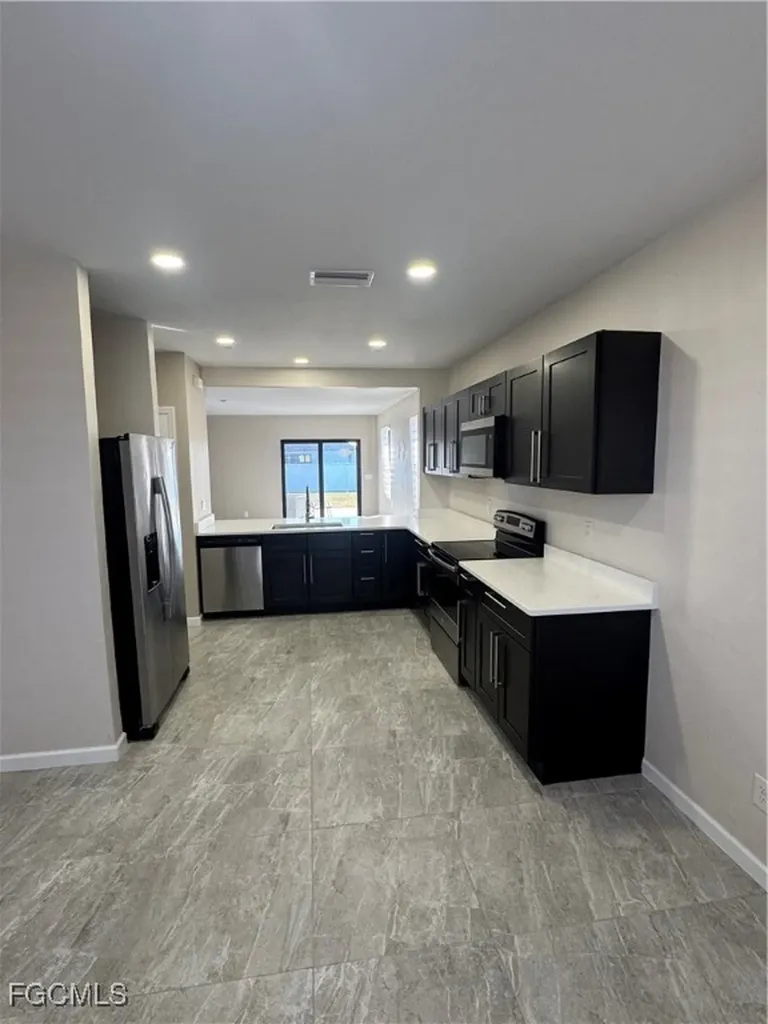 1004 Diplomat Parkway W Cape Coral FL 33993