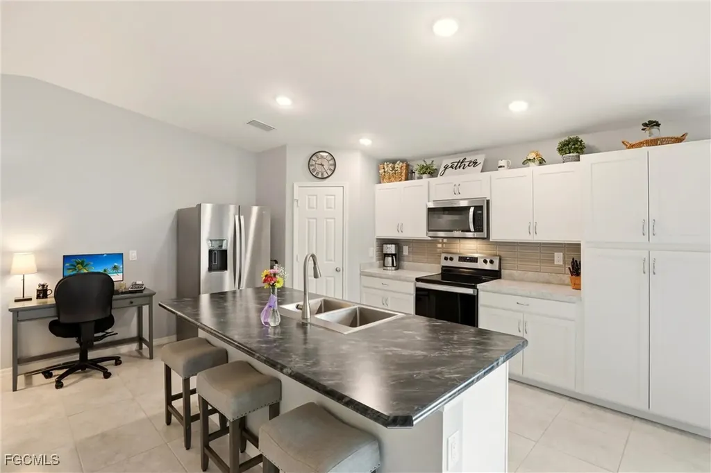 214 NE 24th Terrace Cape Coral FL 33909