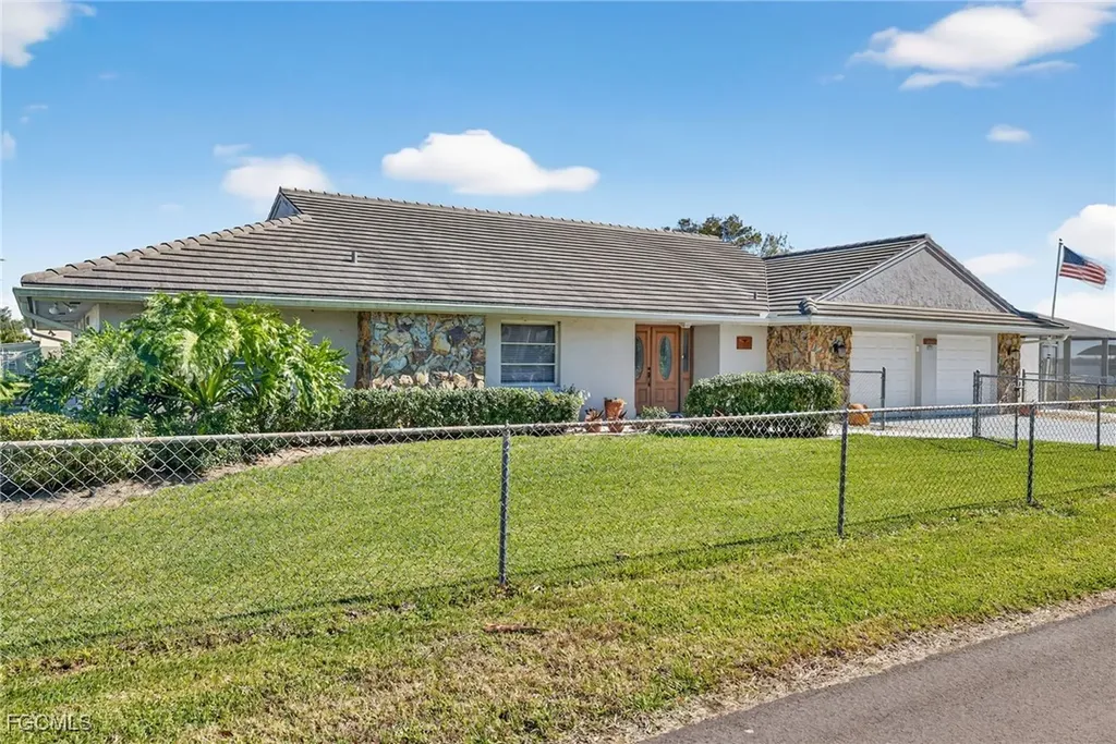1818 Cherie Lane North Fort Myers FL 33917