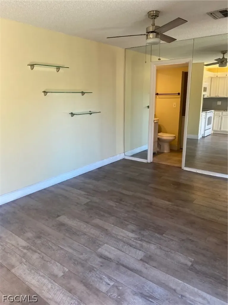 5245 Cedarbend Drive Fort Myers FL 33919