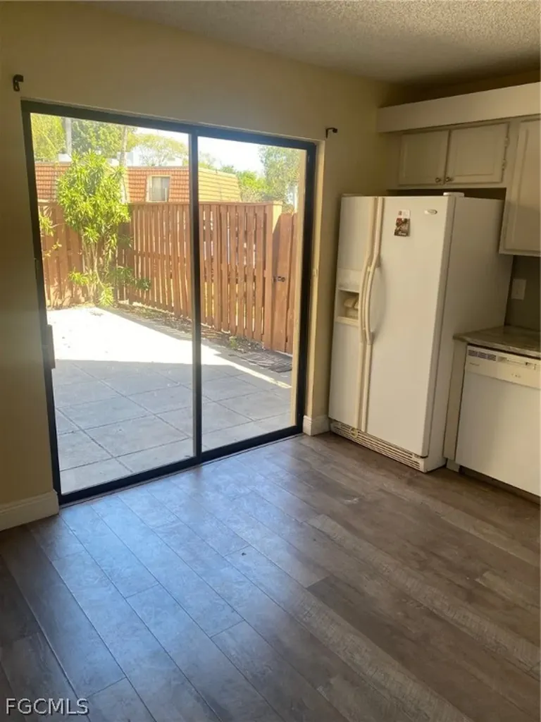5245 Cedarbend Drive Fort Myers FL 33919