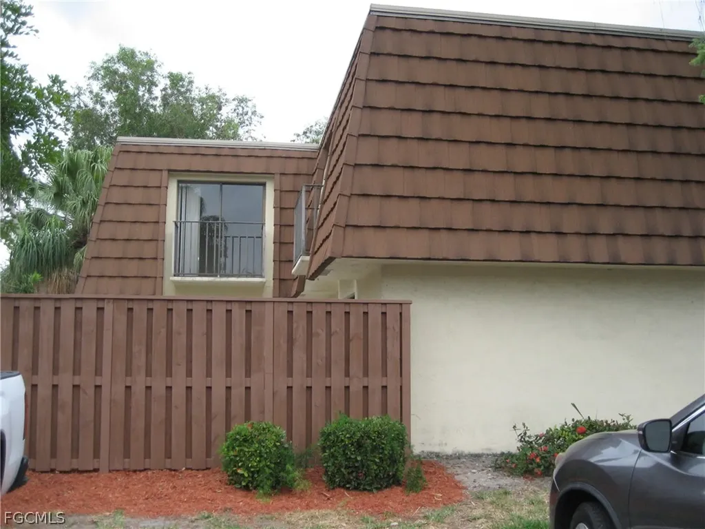 5245 Cedarbend Drive Fort Myers FL 33919
