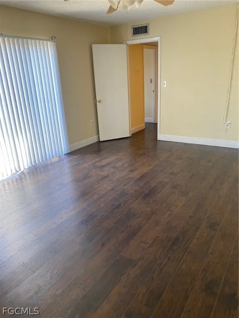 5245 Cedarbend Drive Fort Myers FL 33919