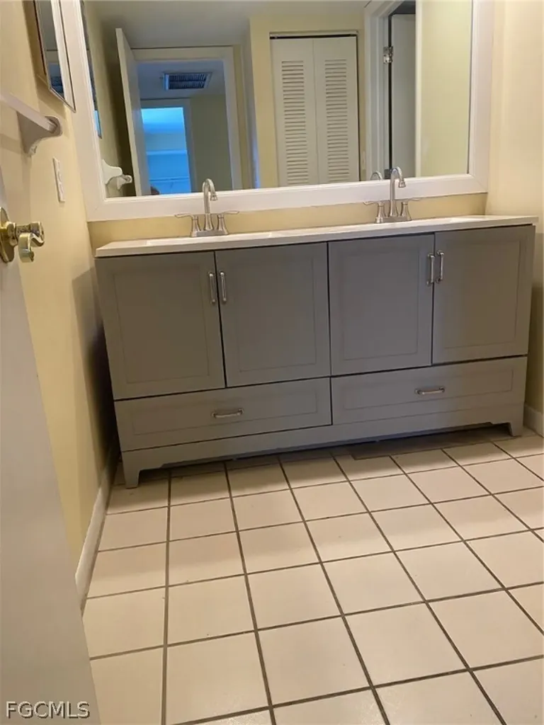 5245 Cedarbend Drive Fort Myers FL 33919