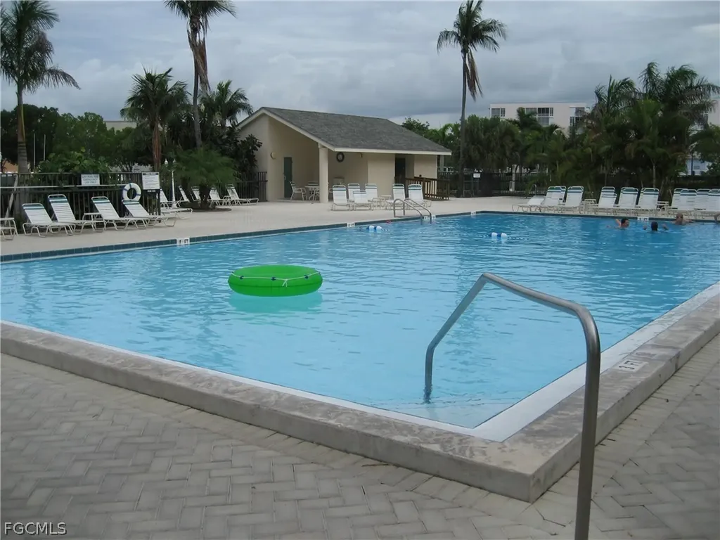 5245 Cedarbend Drive Fort Myers FL 33919