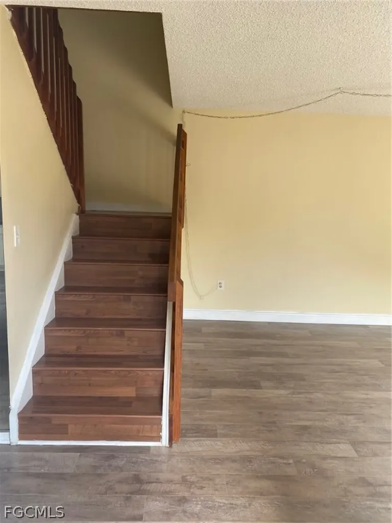 5245 Cedarbend Drive Fort Myers FL 33919
