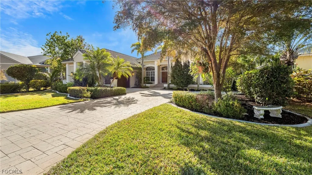 8558 S Lake Circle Fort Myers FL 33908