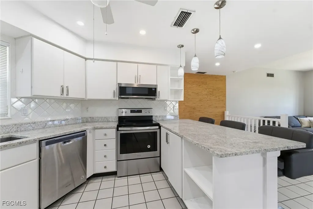4 E Greens Circle Lehigh Acres FL 33936