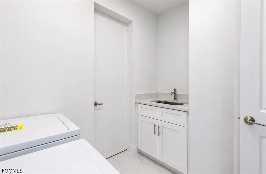 2124 NE 28th Street Cape Coral FL 33909