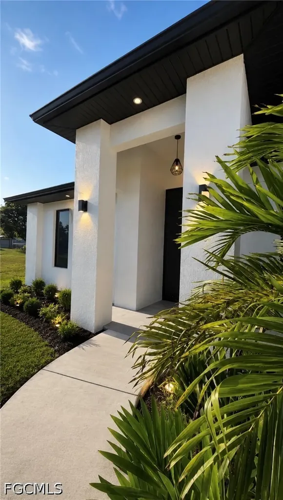 2124 NE 28th Street Cape Coral FL 33909