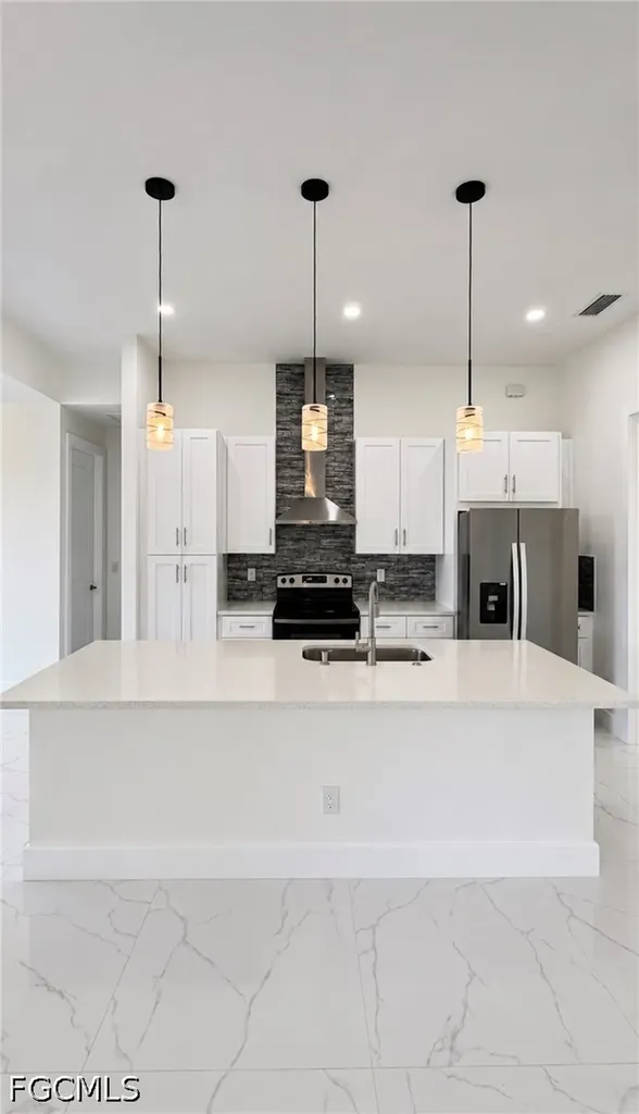 2124 NE 28th Street Cape Coral FL 33909