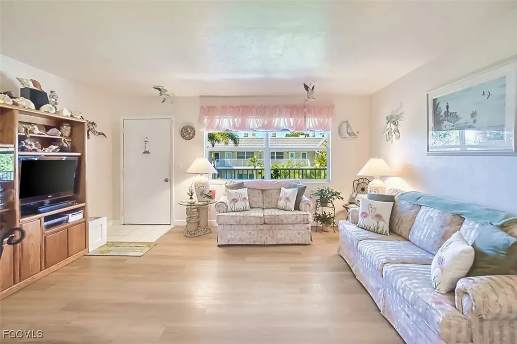 601 Periwinkle Way Sanibel FL 33957