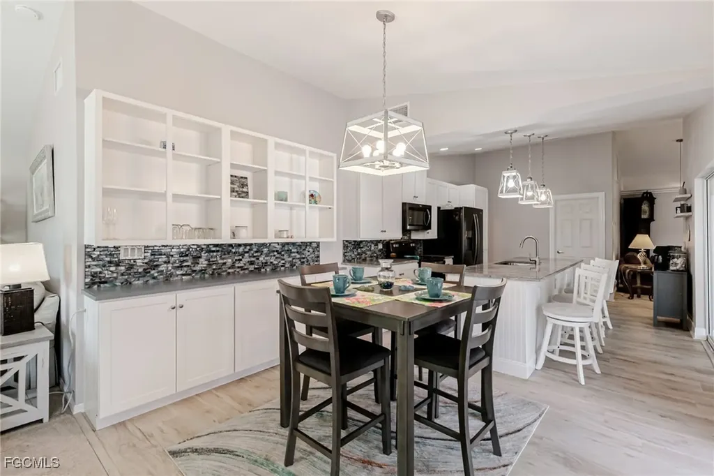2308 Everest Parkway Cape Coral FL 33904