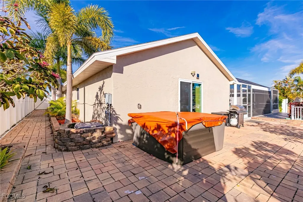 2308 Everest Parkway Cape Coral FL 33904