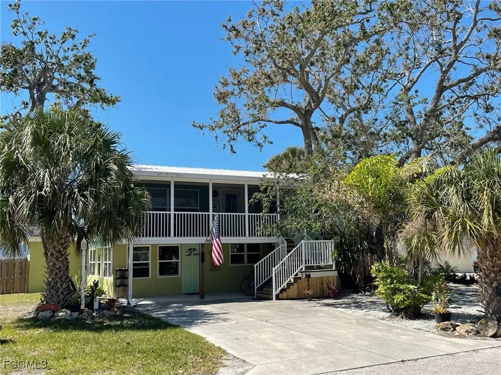 5460 Oak Ridge Avenue Fort Myers Beach FL 33931