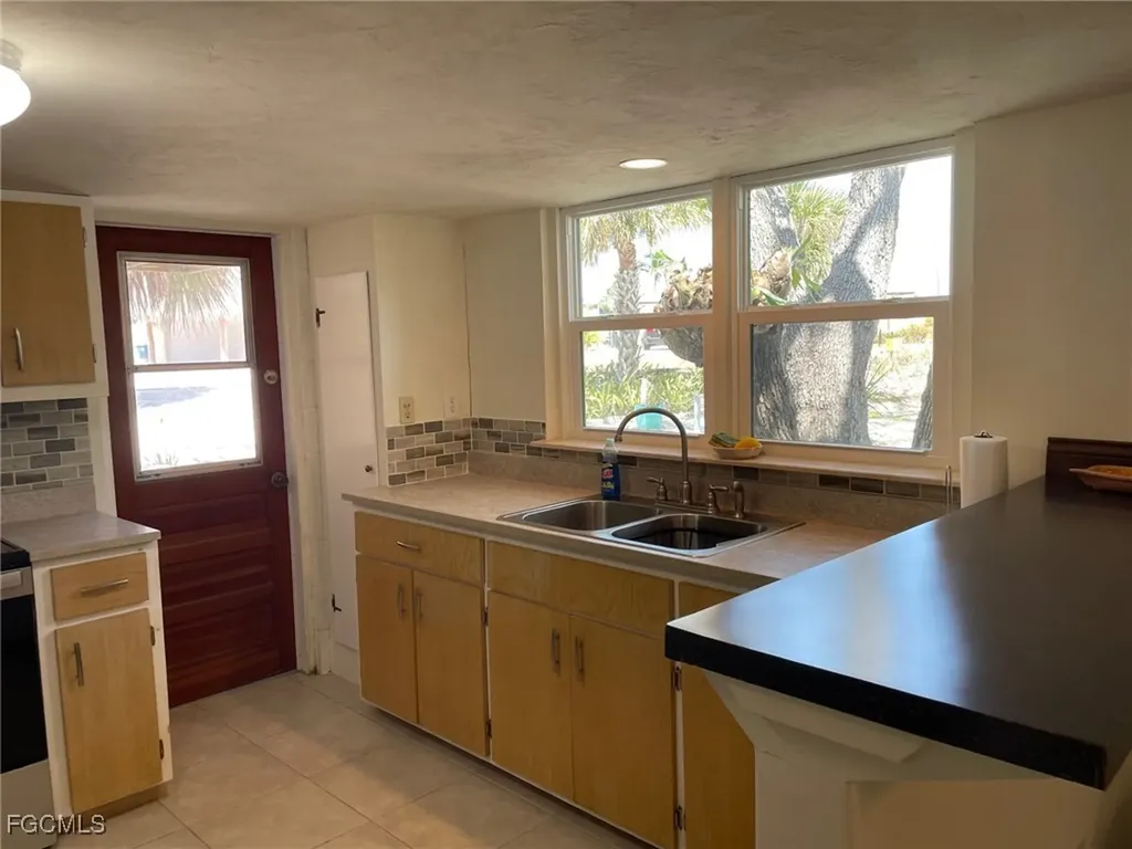 5460 Oak Ridge Avenue Fort Myers Beach FL 33931