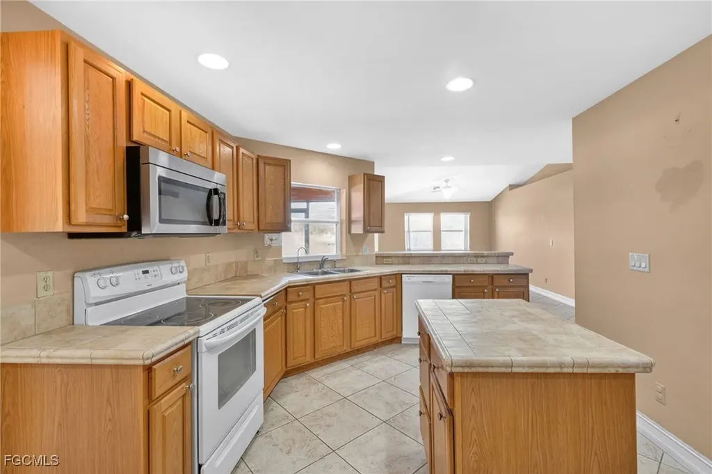 4914 7th Street W Lehigh Acres FL 33971