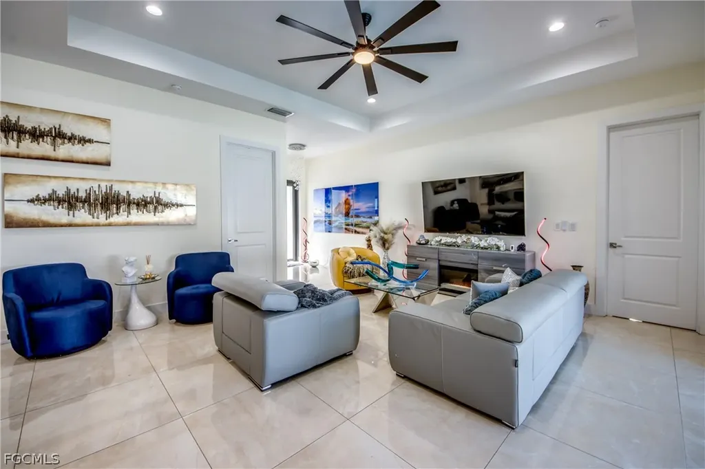 519 Trafalgar Parkway Cape Coral FL 33991