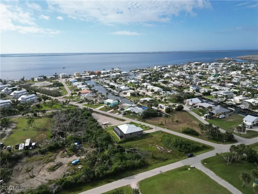 2391 Rose Avenue St. James City FL 33956