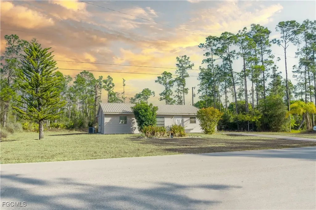 4103 E 10th Street Lehigh Acres FL 33972
