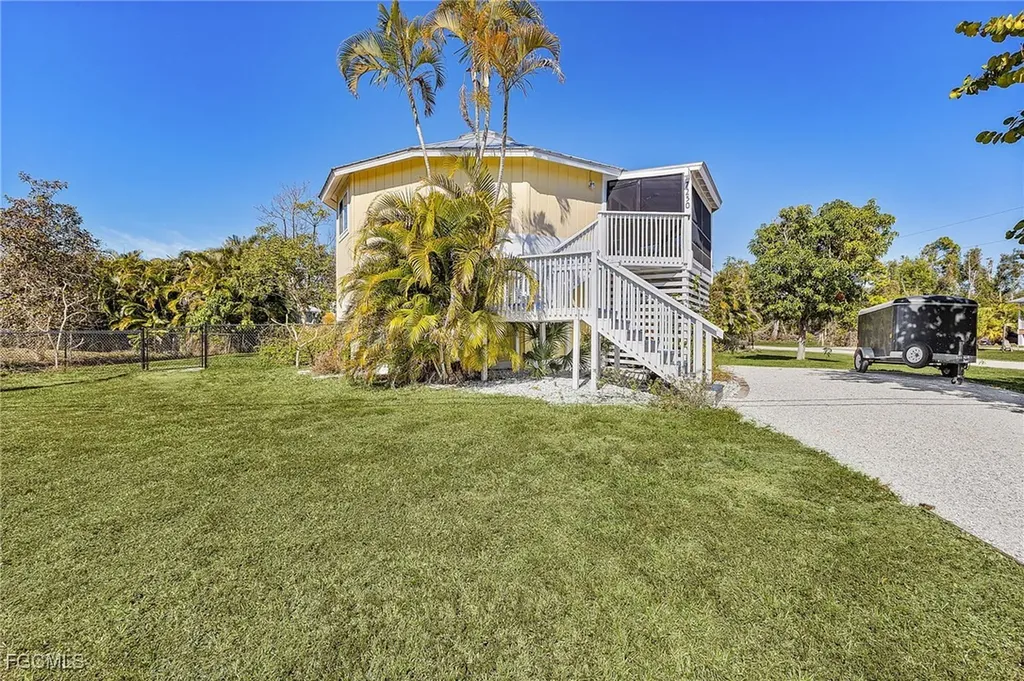 Bokeelia FL, 7250 Caloosa Drive