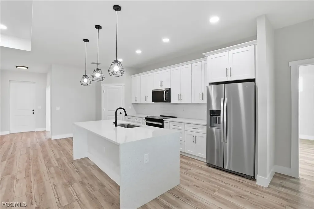 3020 NW 6th Avenue Cape Coral FL 33993