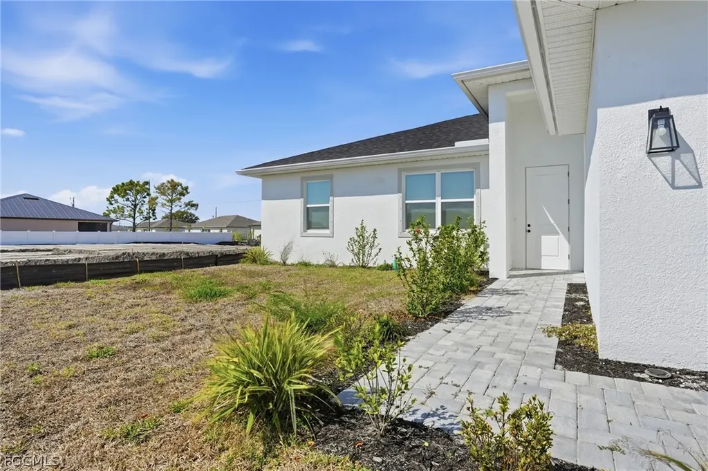 3020 NW 6th Avenue Cape Coral FL 33993