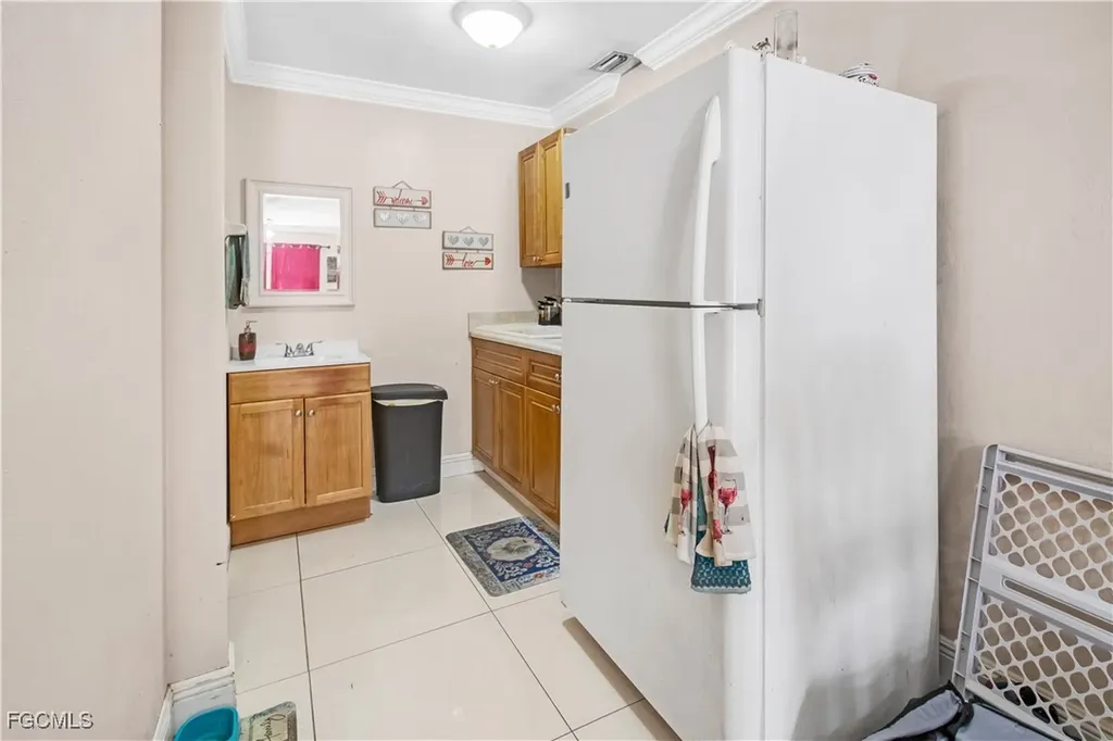 15 Maryland Road Lehigh Acres FL 33936