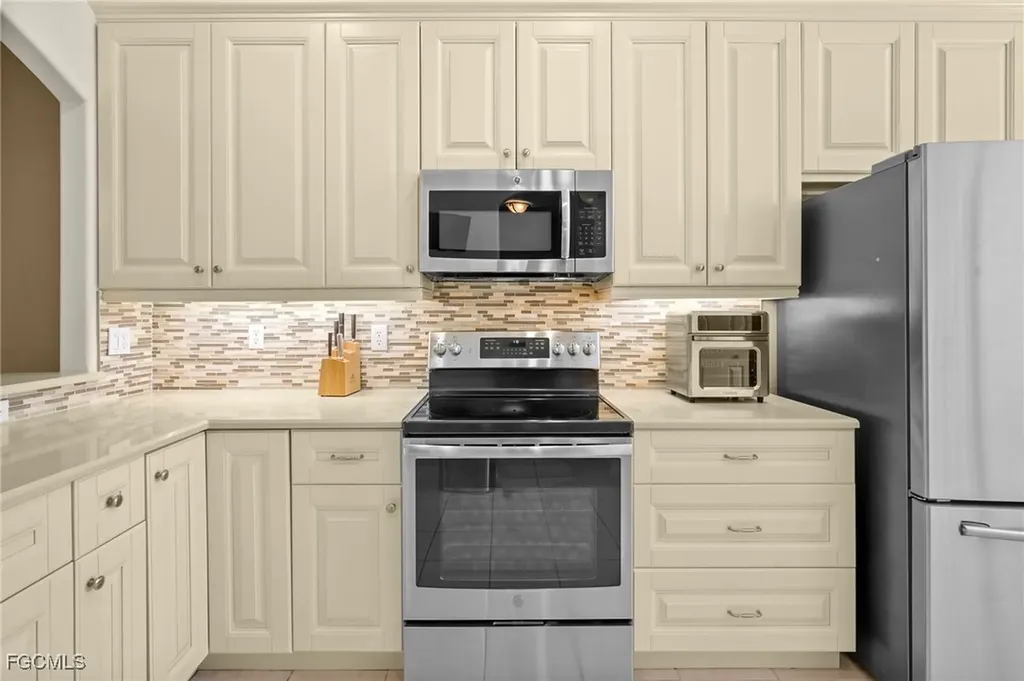 8103 Woodridge Pointe Drive Fort Myers FL 33912