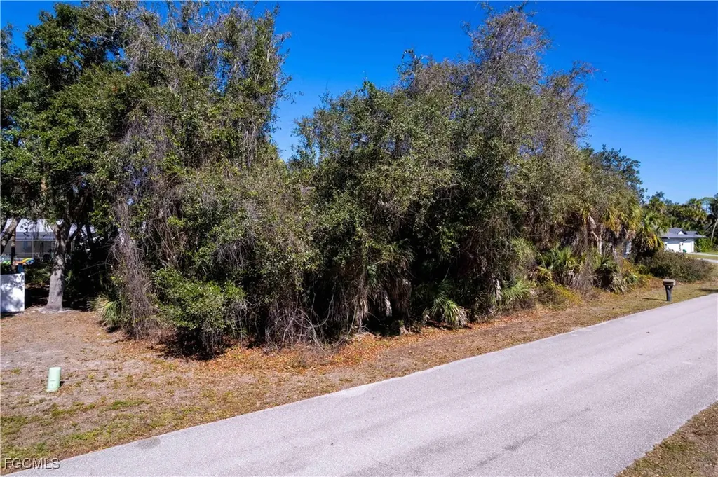 16250 Banyan Avenue Port Charlotte FL 33954