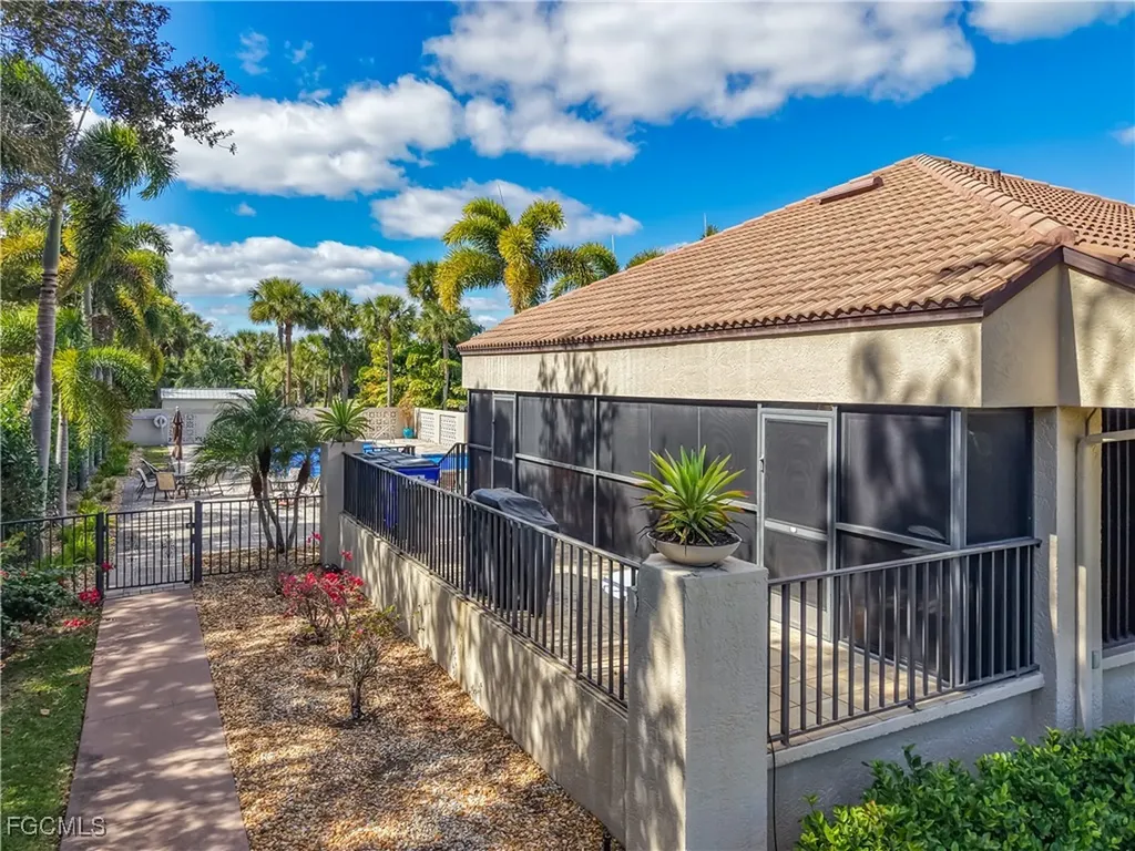6072 Forest Villas Circle Fort Myers FL 33908