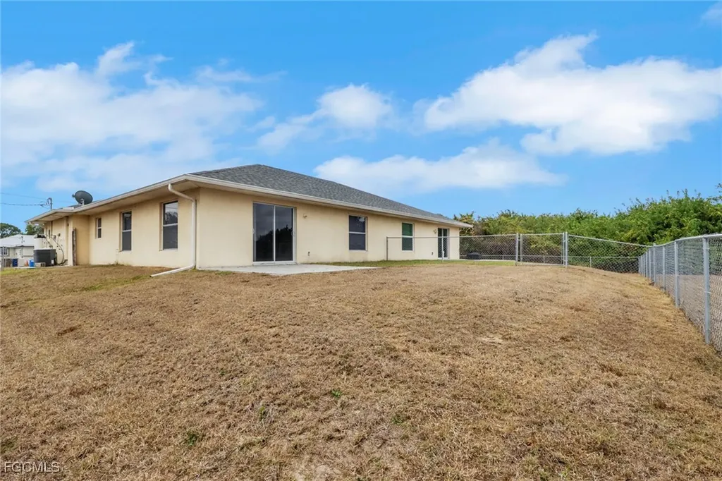 5224/5226 26th Street SW Lehigh Acres FL 33973