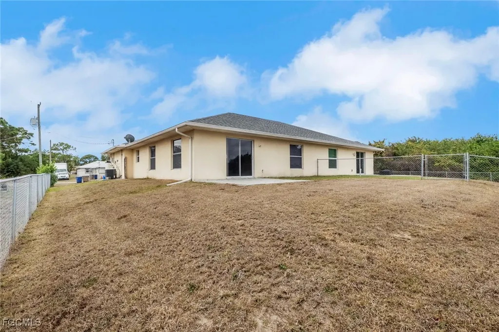 5224/5226 26th Street SW Lehigh Acres FL 33973
