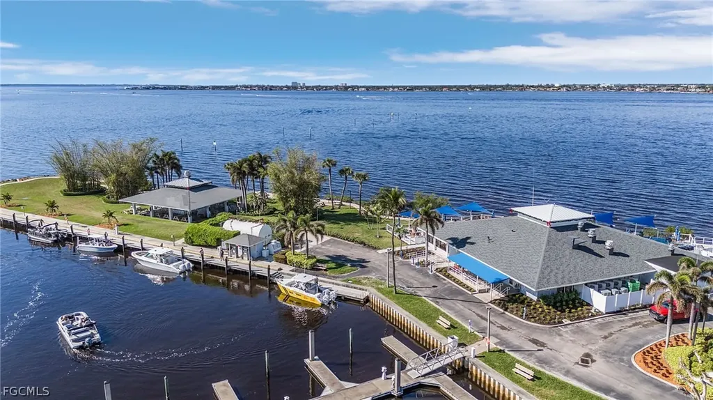 4100 Steamboat Bend E Fort Myers FL 33919