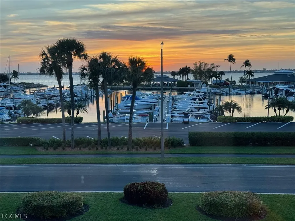 4100 Steamboat Bend E Fort Myers FL 33919