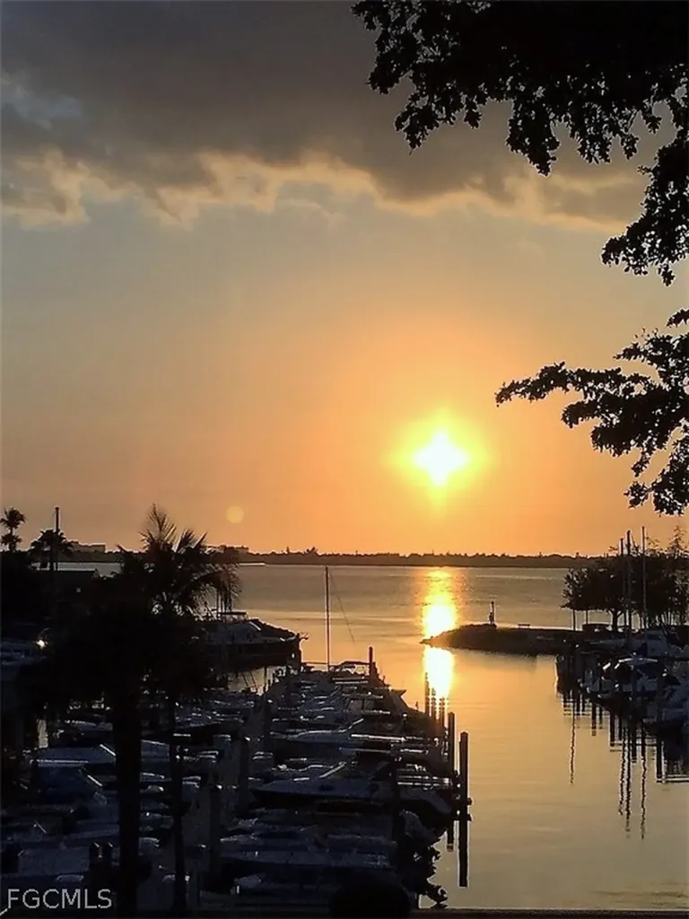 4100 Steamboat Bend E Fort Myers FL 33919