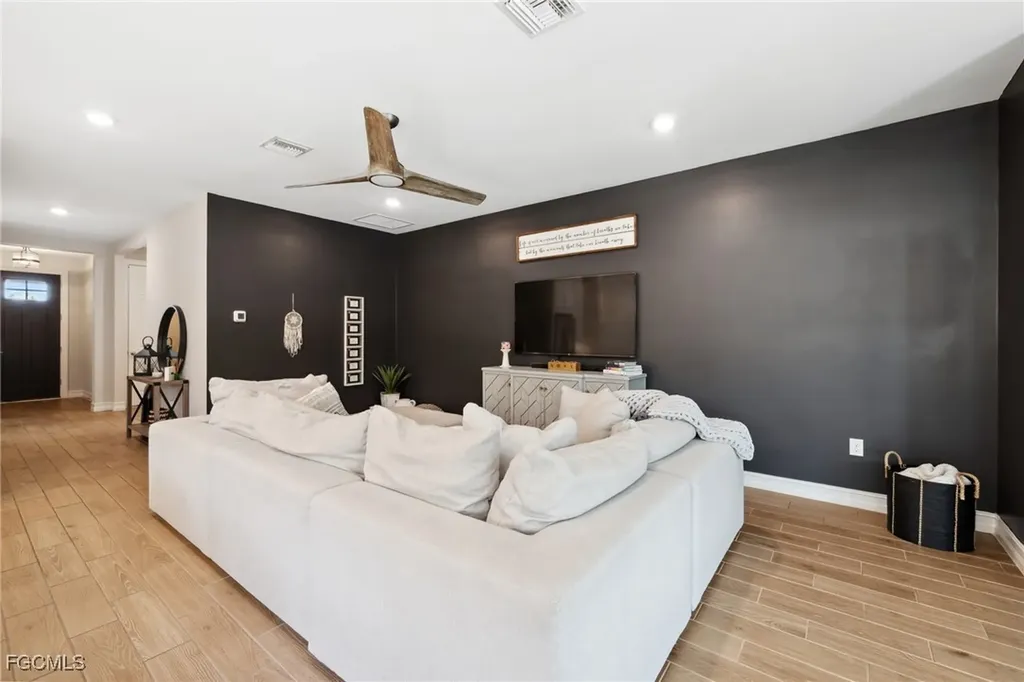 15361 Floresta Lane Fort Myers FL 33908