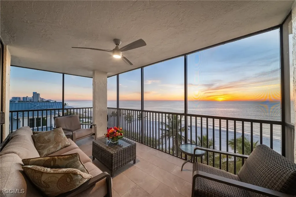 Naples FL, 10475 Gulf Shore Drive, Unit 161