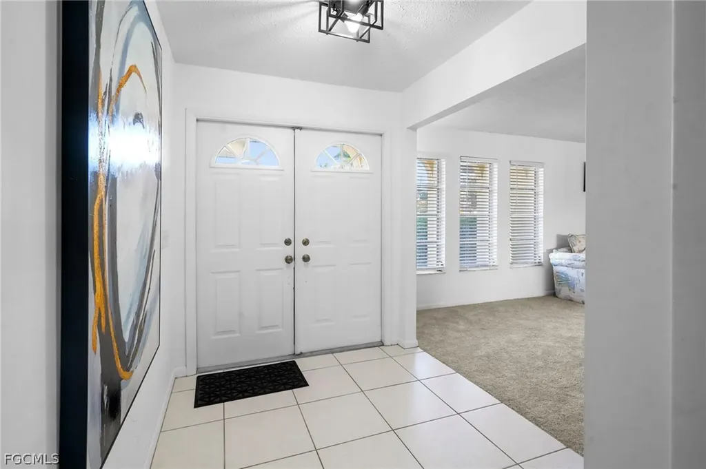 818 Monticello Court Cape Coral FL 33904