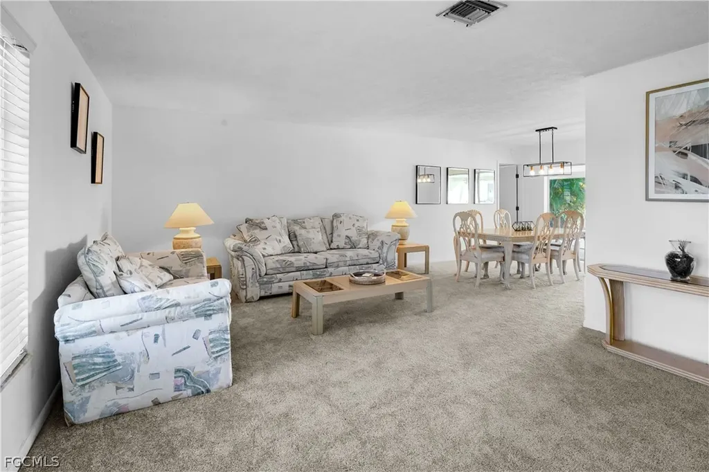 818 Monticello Court Cape Coral FL 33904