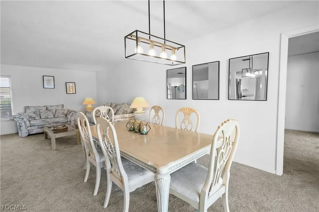 818 Monticello Court Cape Coral FL 33904