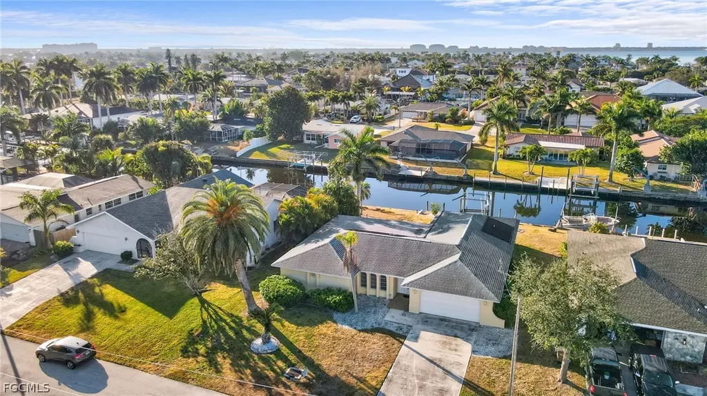 818 Monticello Court Cape Coral FL 33904