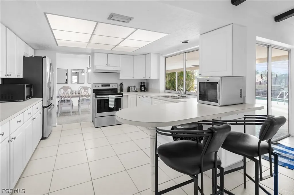 818 Monticello Court Cape Coral FL 33904