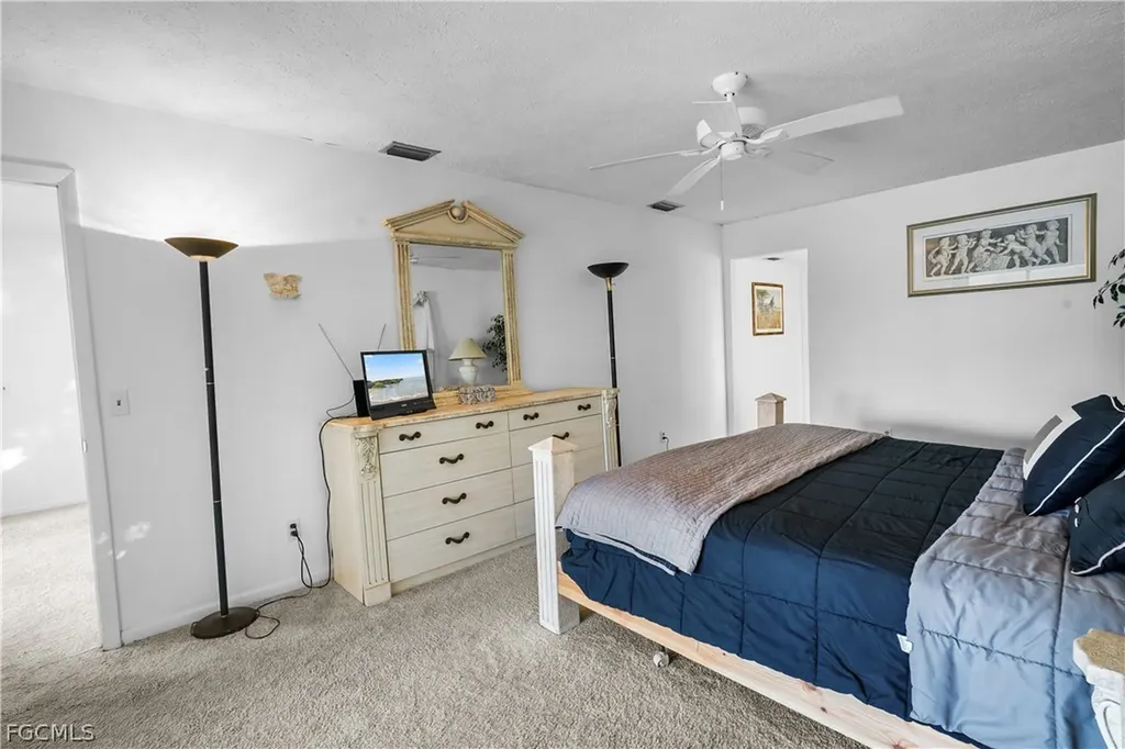 818 Monticello Court Cape Coral FL 33904